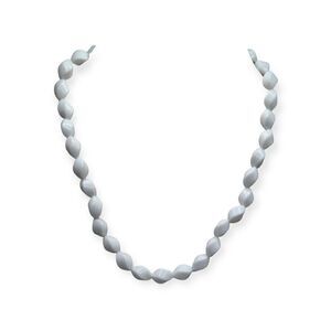 Vintage white beaded necklace white 22 inches